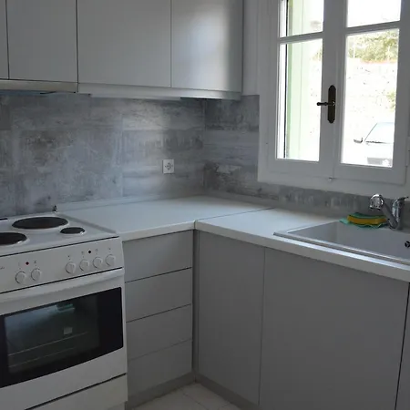 Maximos House بيت للعطل *